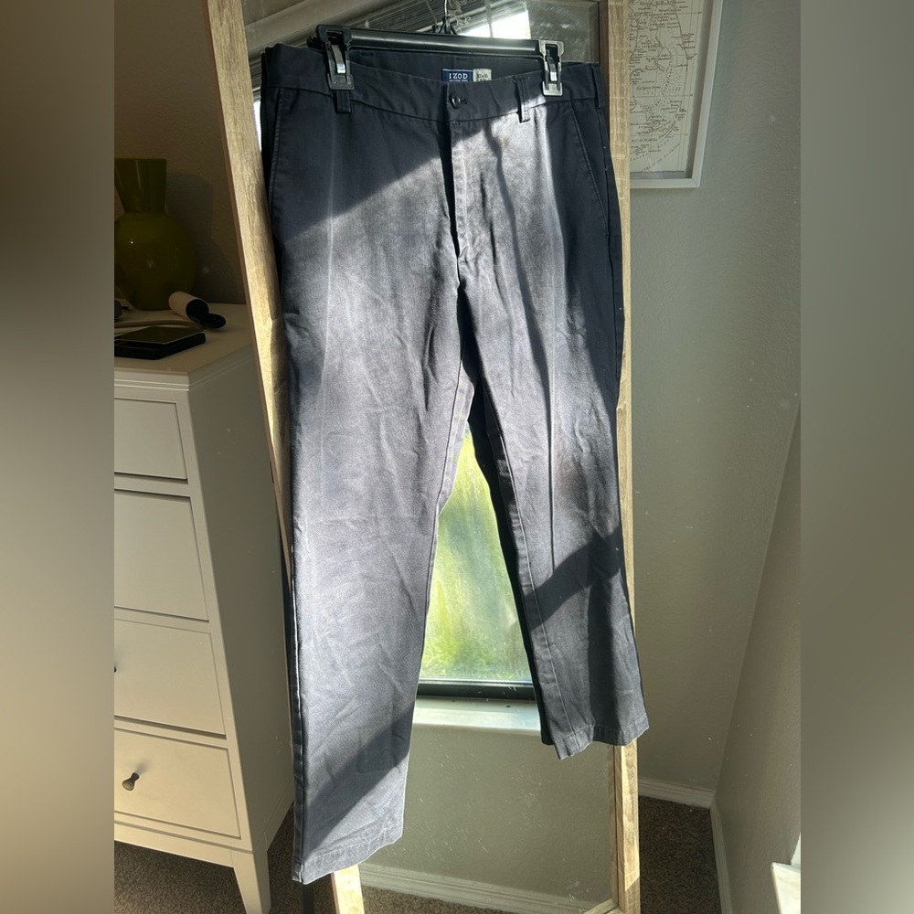 IZOD Advantage 32 x 30 Dark Gray Flat Front American Chino Slim Mens Pants